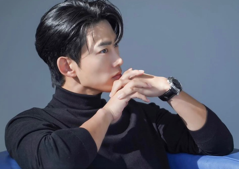 OK TAECYEON portrait photo
